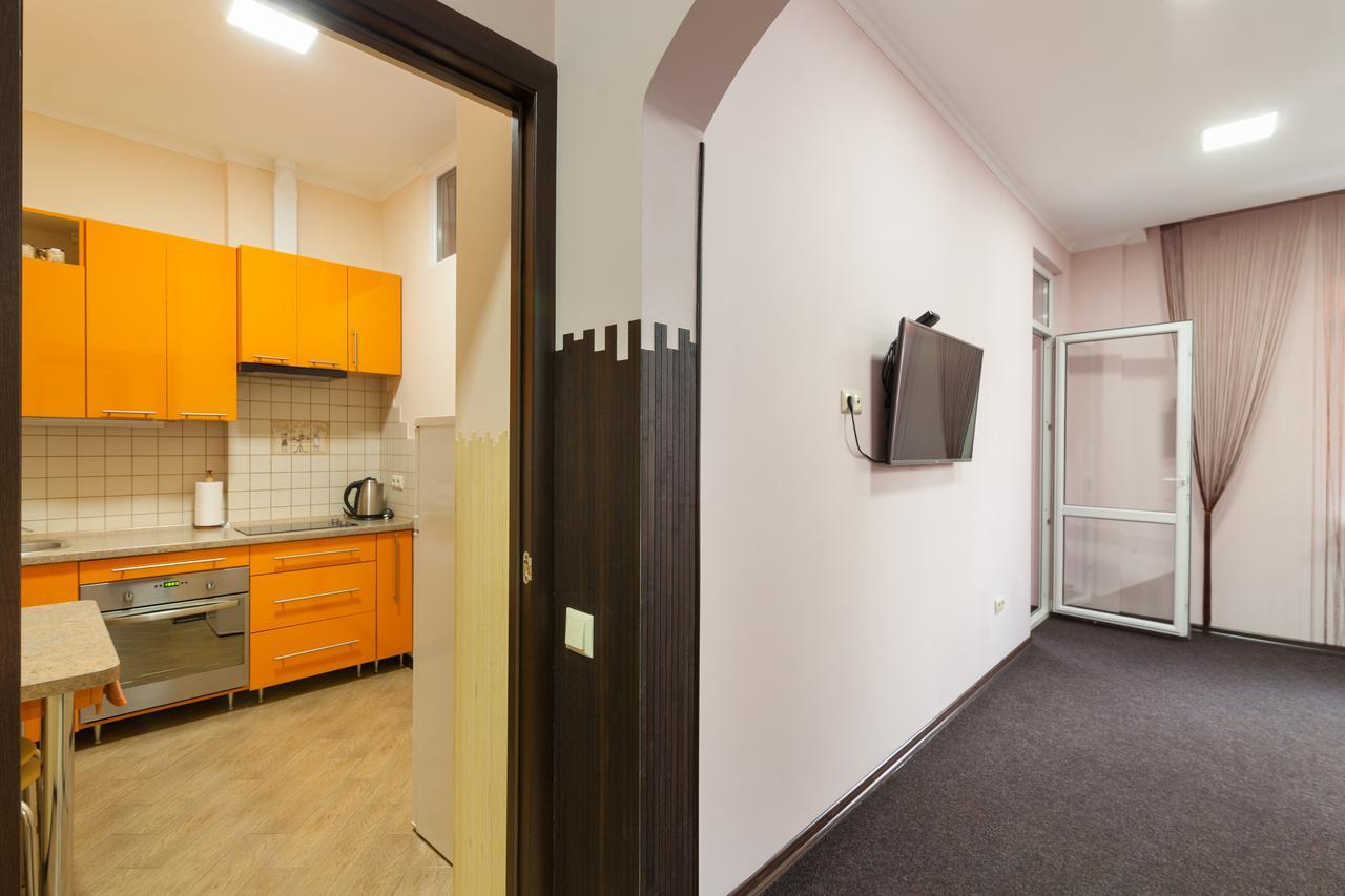 Lux Apart Lviv Apartments Exterior foto