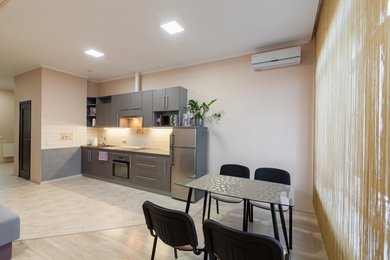 Lux Apart Lviv Apartments Exterior foto